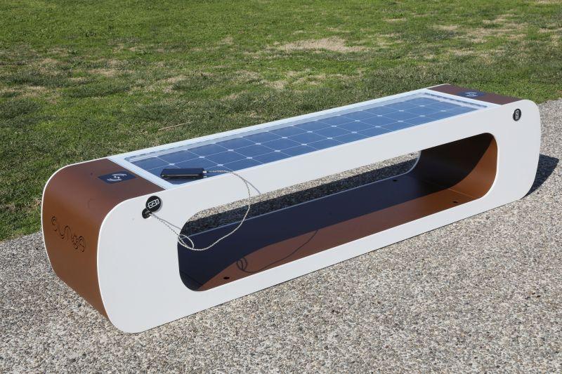 China solar charging benches